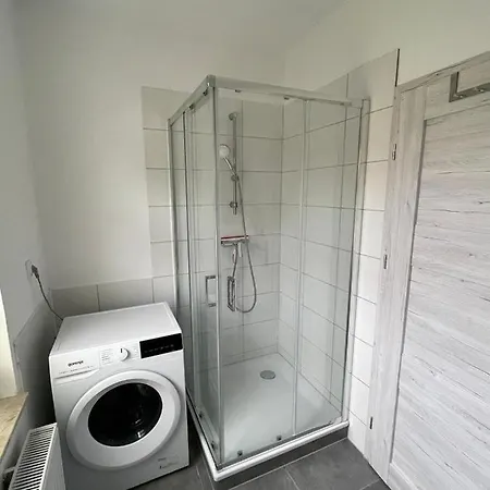 Modern Eingerichtet-stadtnah-ferienwohnung Mit Geschirrspueler Und Waschmaschine
