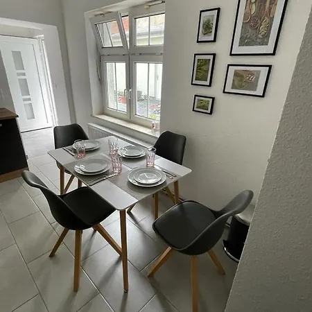 Modern Eingerichtet-stadtnah-ferienwohnung Mit Geschirrspueler Und Waschmaschine Apartment