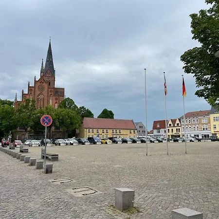 Modern Eingerichtet-stadtnah-ferienwohnung Mit Geschirrspueler Und Waschmaschine Apartment *