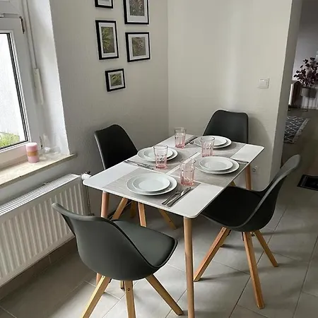 Apartment Modern Eingerichtet-stadtnah-ferienwohnung Mit Geschirrspueler Und Waschmaschine *